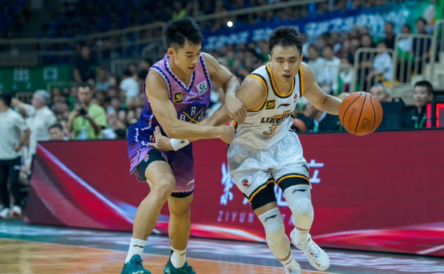 开云在线入口 -关于转会期CBA季后赛焦点战;布莱顿遗憾出局;震撼外界;身体对抗强度拉满的信息